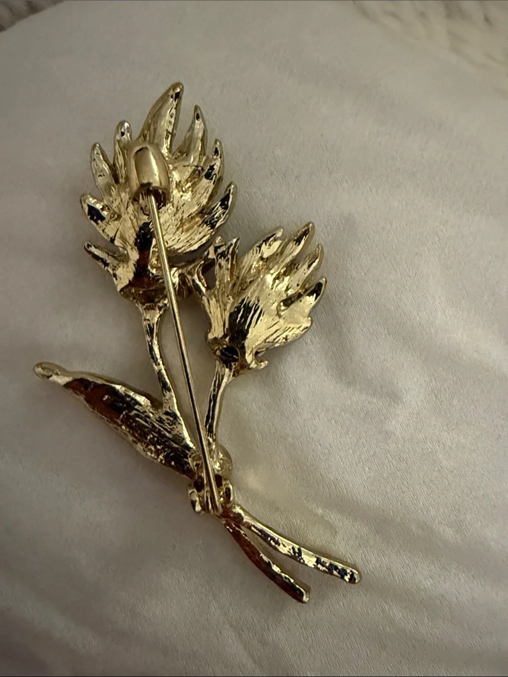 N/A brooch bundle